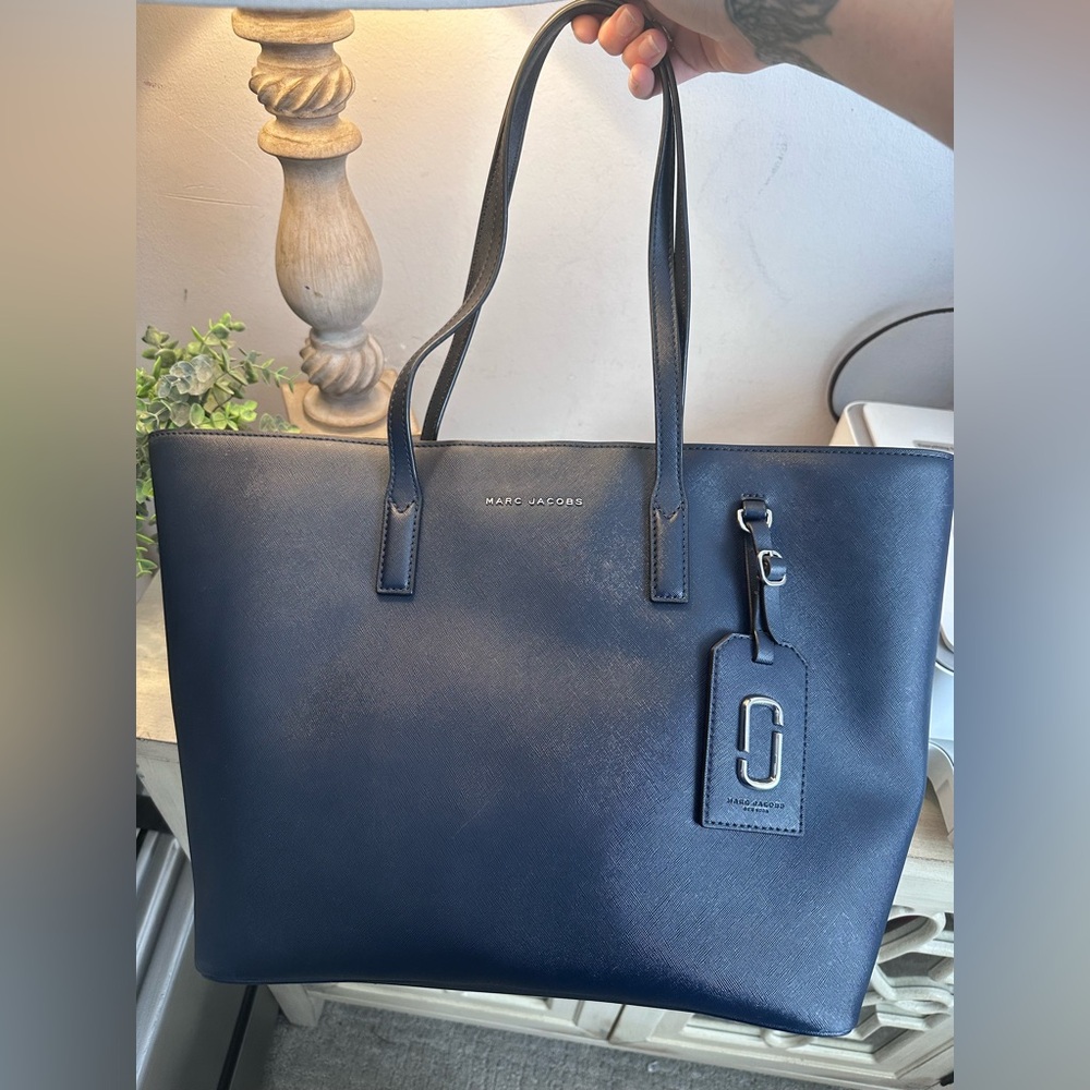 Marc Jacobs Navy Blue Saffiano Leather Large Tote Shoulder Bag - Picture 4 of 16